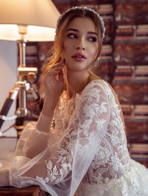https://elisebride.ro/images/stories/virtuemart/product/VWD-SL07       (4).jpg
